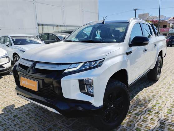 MITSUBISHI L200 TRITON 2.4 16V TURBO DIESEL SPORT HPE CD 4P 4X4 AUTOMÁTICO